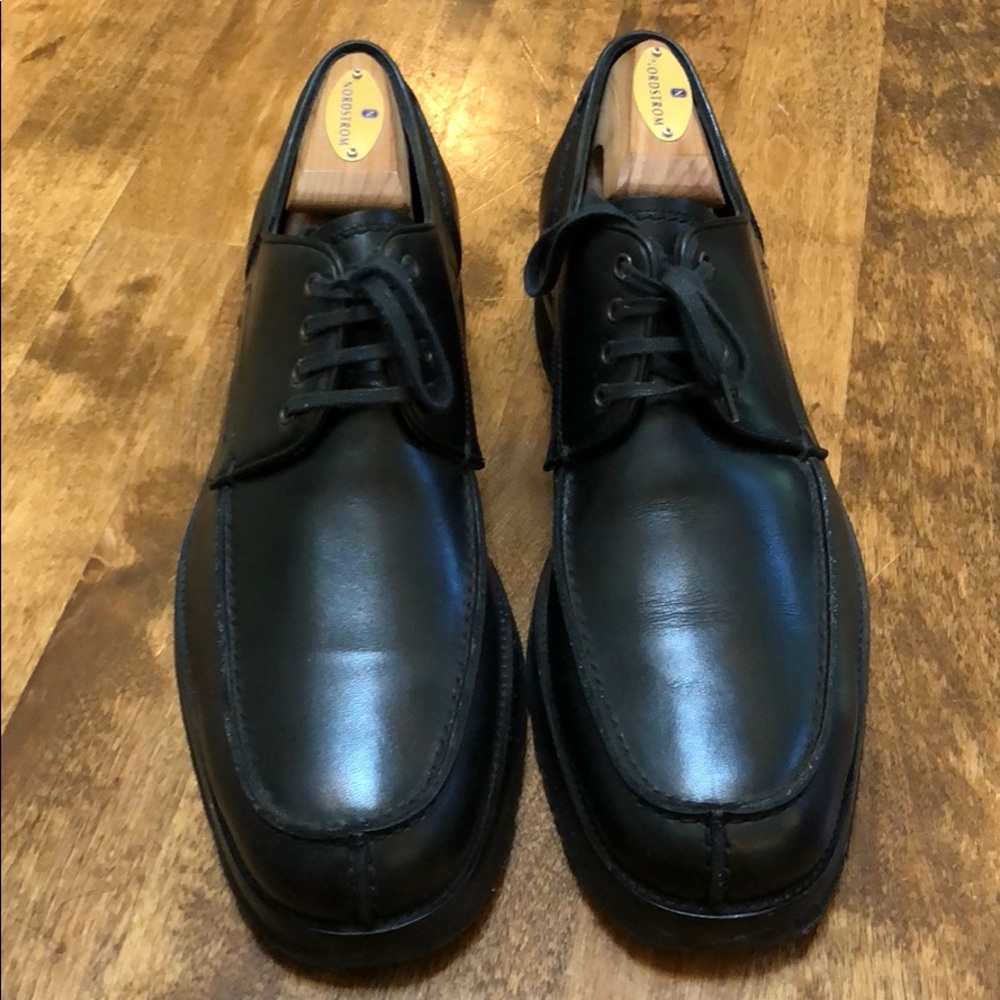 Salvatore Ferragamo black leather shoes, 7.5 D.